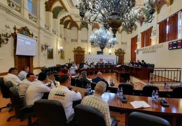 Întâlnire cu tema „Instrumente de dezvoltare teritorială GAL - ITI - Conurbația Jiului